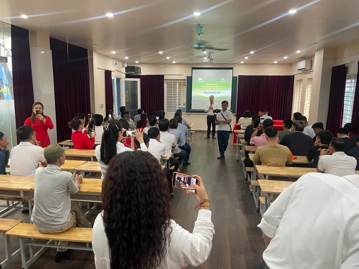 Buổi định hướng cho tân sinh viên tại hội trường